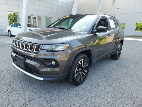 Used 2023 Jeep Compass Limited AWD/4WD image 2