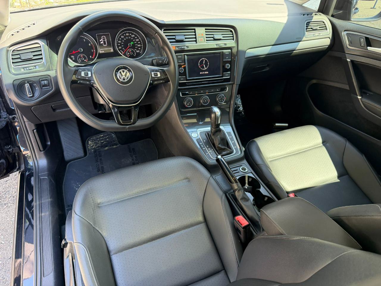 Used 2021 Volkswagen Golf 4-Door FWD image 23