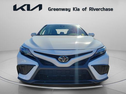 Used 2024 Toyota Camry SE image 2