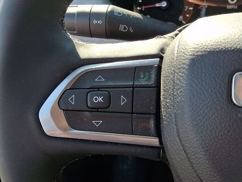 Used 2023 Jeep Compass Latitude AWD/4WD image 16