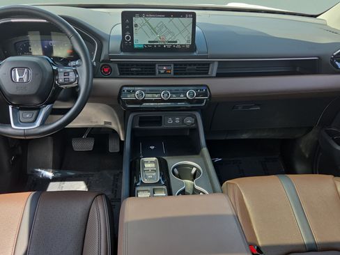 Used 2023 Honda Pilot Elite image 13