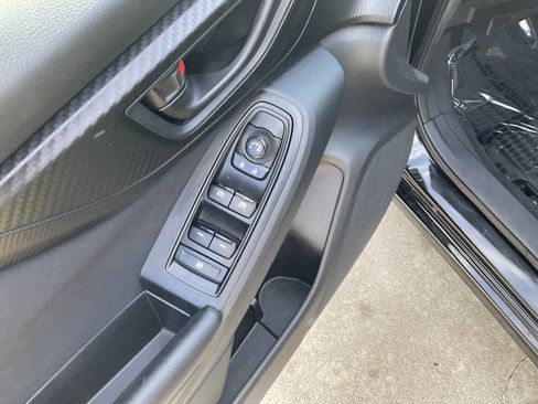 Used 2017 Subaru Impreza 2.0i Premium image 11