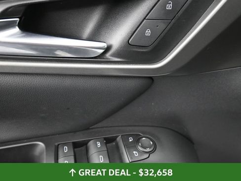 Used 2024 Chevrolet Traverse LT FWD image 28