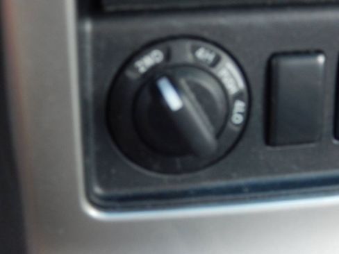 Used 2012 Nissan Pathfinder S AWD/4WD image 26