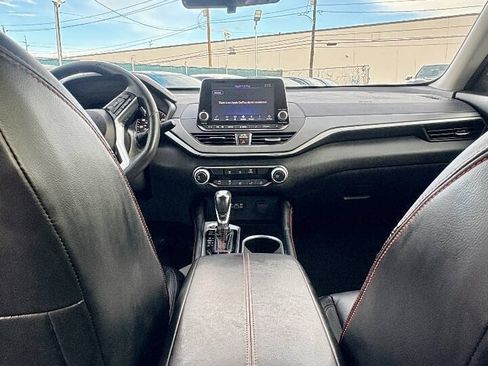 Used 2023 Nissan Altima 2.5 SR FWD image 12