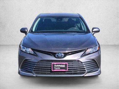 Used 2022 Toyota Camry LE AWD/4WD image 2