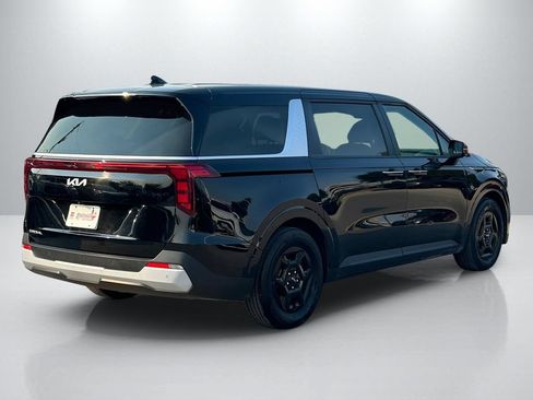 Used 2026 Kia Carnival FWD image 5