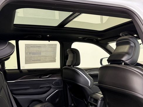 New 2025 Jeep Grand Cherokee Overland w/ Adv Protech Group III image 10