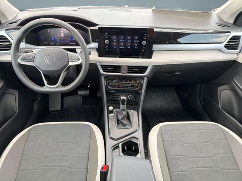 New 2026 Volkswagen Taos SE FWD image 26