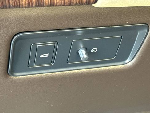 Used 2020 Land Rover Range Rover Sport SE image 24