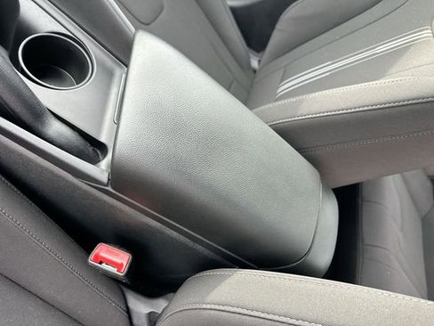 Used 2023 Hyundai Elantra SEL w/ Winter Weather Package image 23