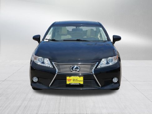 Used 2015 Lexus ES 350 w/ Premium Package FWD image 2