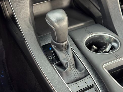 Used 2019 Toyota Avalon XLE w/ Moonroof Package image 27