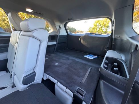 Used 2024 Toyota Grand Highlander XLE image 11