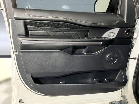 Used 2020 Ford Expedition Platinum image 19