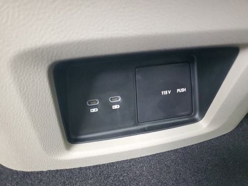 New 2026 Volkswagen Atlas SE image 12