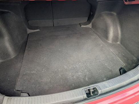 Used 2021 Toyota Corolla LE image 9