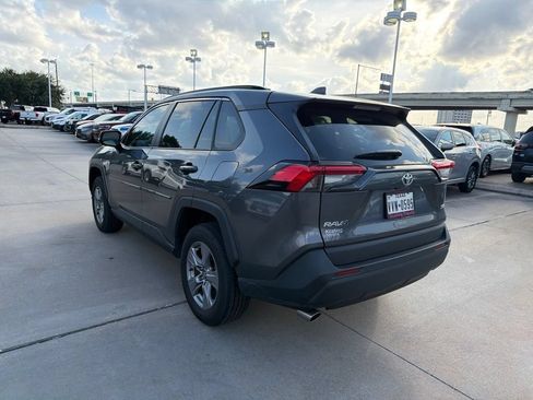 Used 2024 Toyota RAV4 XLE w/ Convenience Package FWD image 5