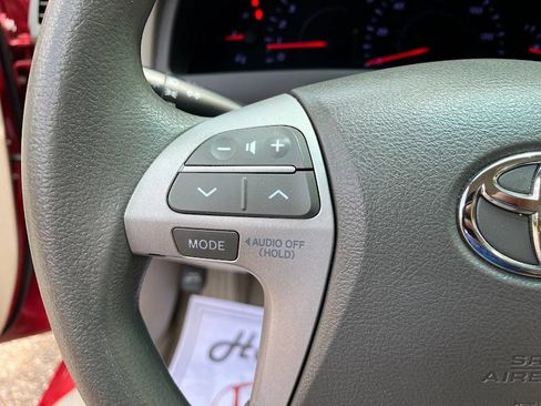 Used 2011 Toyota Camry LE FWD image 15
