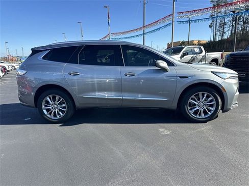 Used 2023 Buick Enclave Avenir w/ Avenir Technology Package image 9
