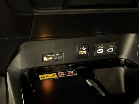 Used 2025 Toyota Camry XSE AWD/4WD image 33