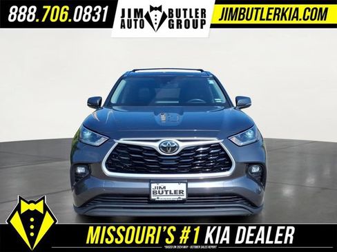 Used 2021 Toyota Highlander XLE AWD/4WD image 29