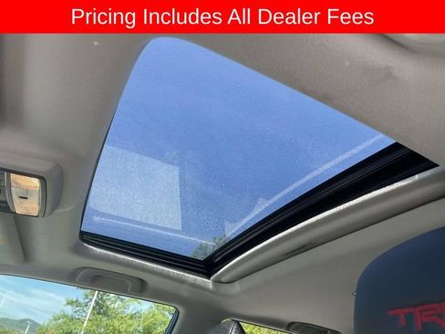 Used 2023 Toyota 4Runner TRD Off-Road Premium w/ Moonroof Package AWD/4WD image 23