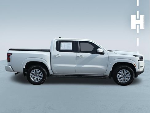 Used 2024 Nissan Frontier SV w/ SV Convenience Package image 2