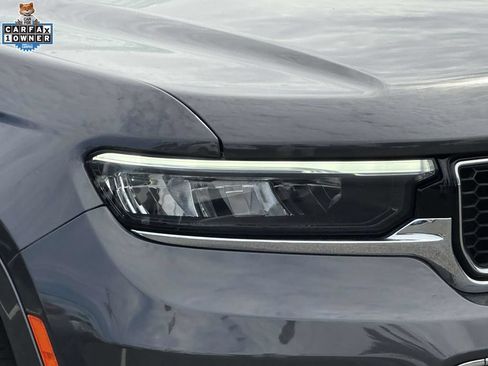 Used 2023 Jeep Grand Cherokee Overland AWD/4WD image 8