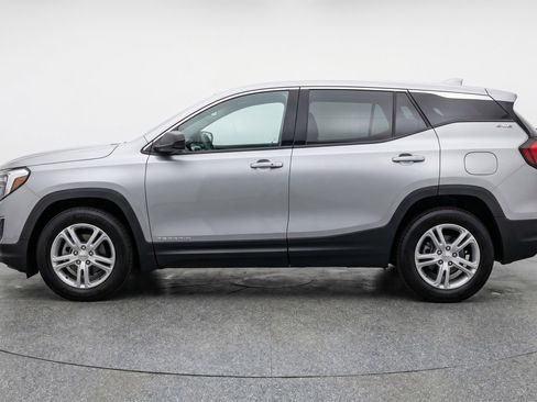 Used 2024 GMC Terrain SLE FWD image 5