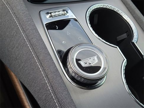 New 2026 Cadillac Vistiq Premium Luxury w/ LPO, Floor Liner Package image 27