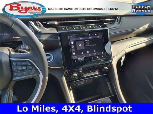 Used 2024 Jeep Grand Cherokee Laredo image 23