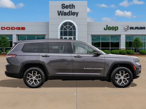 Used 2024 Jeep Grand Cherokee L Limited w/ Luxury Tech Group II image 8