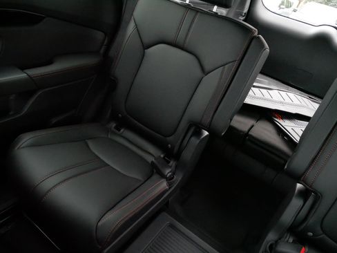 Used 2026 Honda Pilot TrailSport image 12