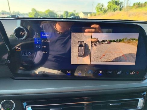 New 2026 Chevrolet Traverse LT w/ Enhanced Driving Package image 26