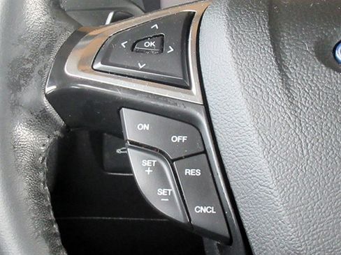 Used 2018 Ford Fusion SE w/ Equipment Group 201A FWD image 19