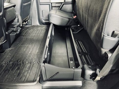 Used 2022 Ford F350 Lariat w/ Chrome Package image 13