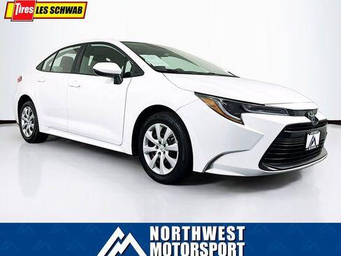 Used 2023 Toyota Corolla LE image 1