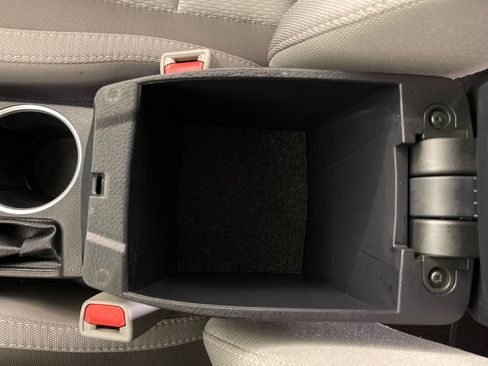 Used 2017 Toyota Corolla LE w/ Carpet Mat Package (TMS) FWD image 25