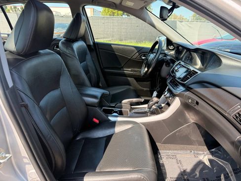 Used 2015 Honda Accord Touring image 18