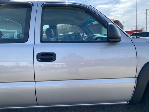 Used 2004 Chevrolet Silverado 1500 W/T image 48