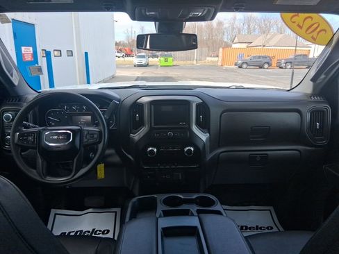 Used 2023 GMC Sierra 2500 Pro w/ Gooseneck/5TH Wheel Package AWD/4WD image 18