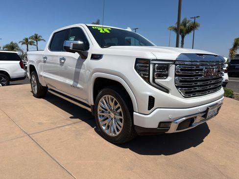 Used 2024 GMC Sierra 1500 Denali AWD/4WD image 3