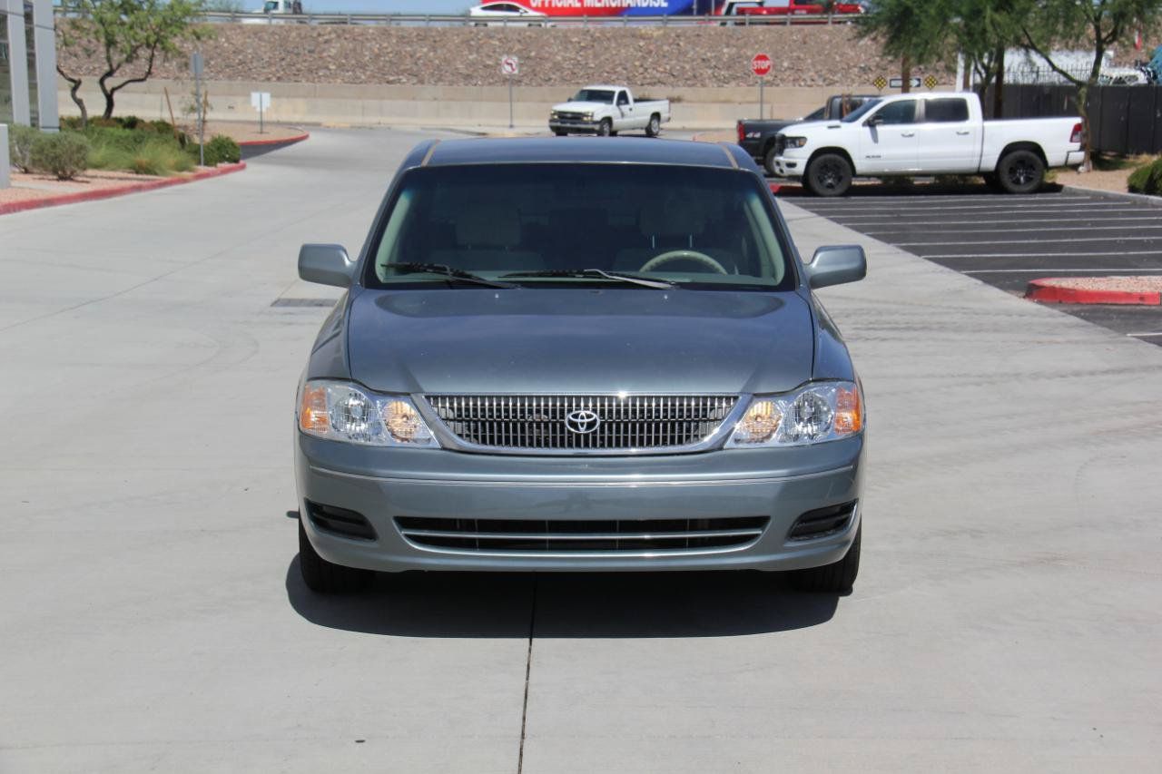 Used 2000 Toyota Avalon XL FWD image 2