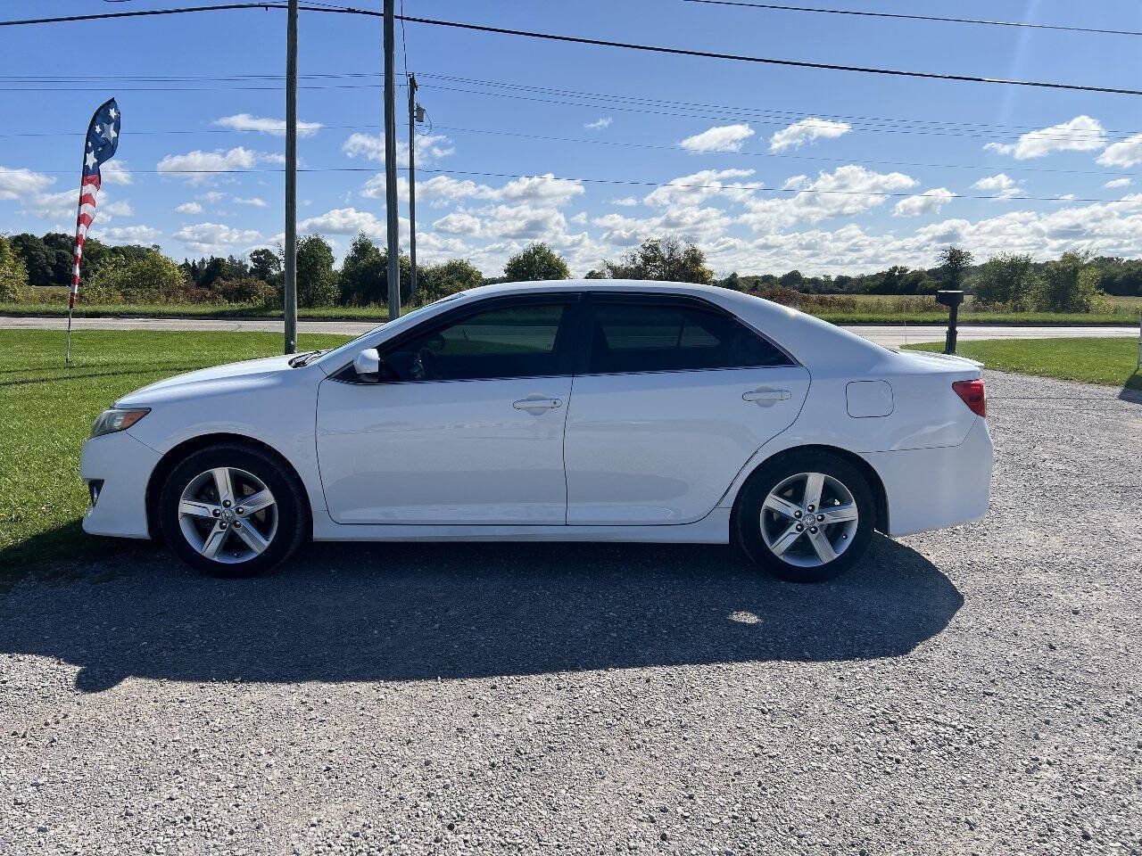 Used 2014 Toyota Camry SE FWD image 6