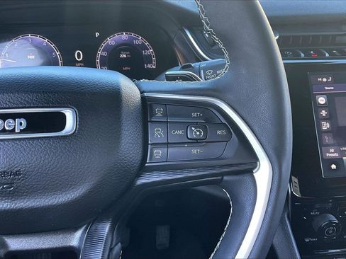 Certified 2023 Jeep Grand Cherokee Altitude image 30