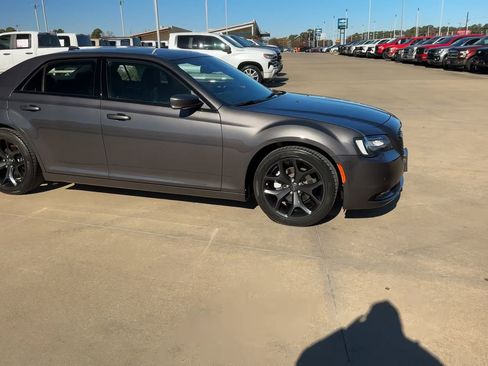 Used 2022 Chrysler 300 S w/ Safetytec Plus Group image 9
