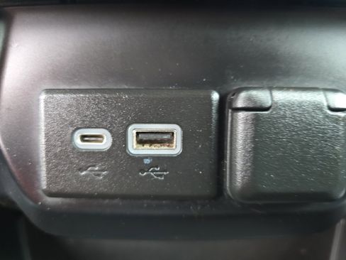 Used 2021 GMC Sierra 1500 SLT image 17