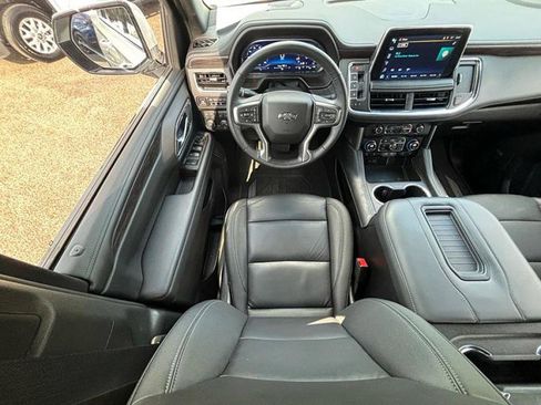 Used 2024 Chevrolet Suburban Z71 w/ Luxury Package image 12