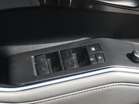 Used 2021 Toyota Highlander Platinum image 11